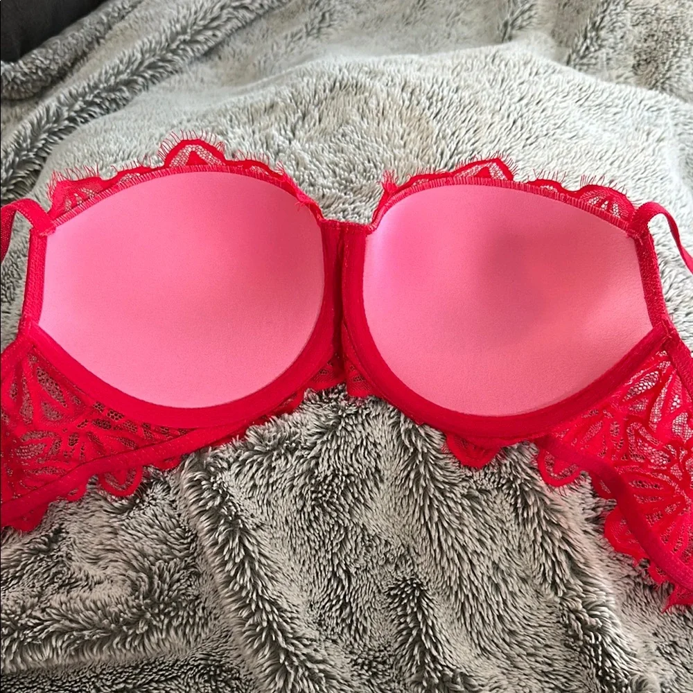 VS Pink Red Lace Bra - Picture 2 of 5